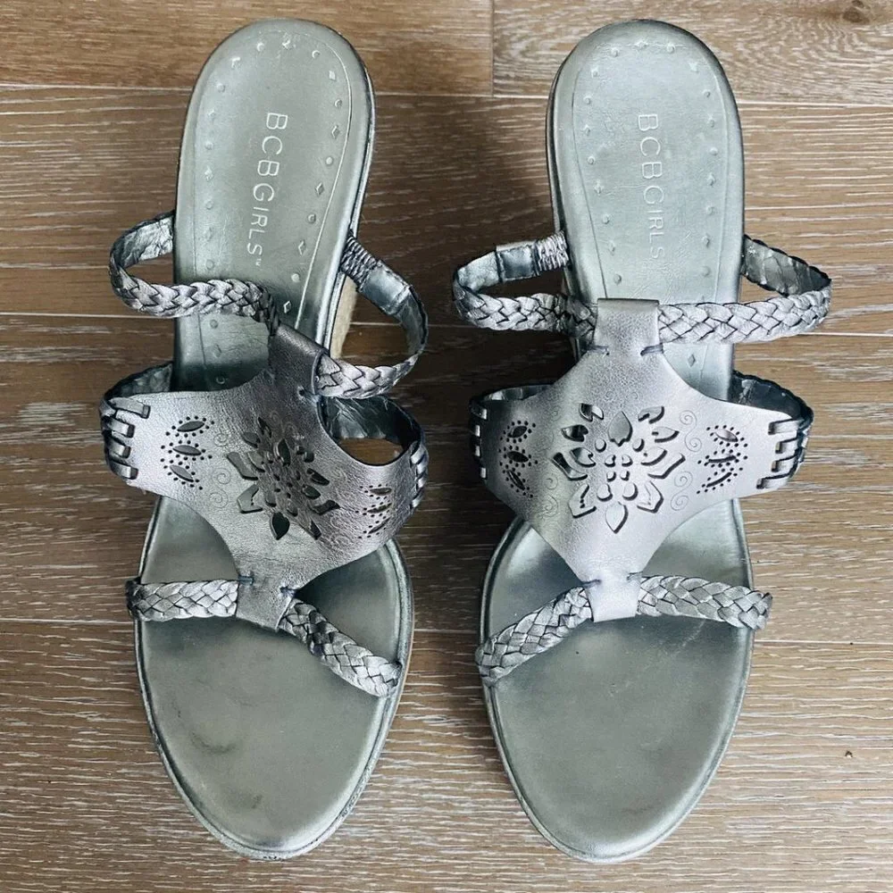 BCBGirl Die Cut Wedge Sandal | Pewter | 9.5M